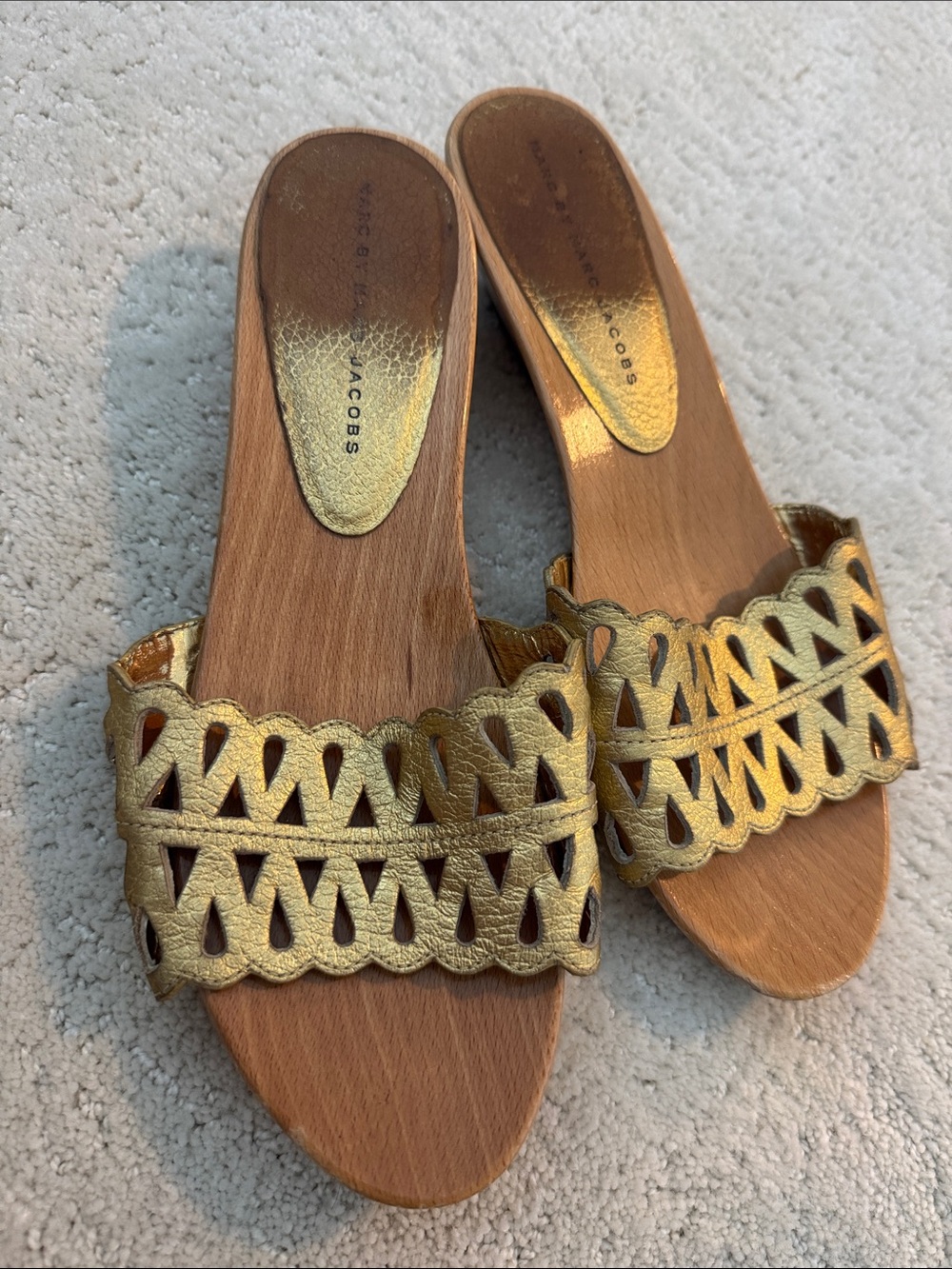 Marc Jacobs Gold Leather Cutout Slide Sandals size 40